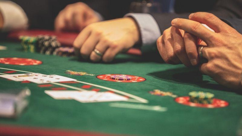 Chọn vị trí giúp bản thân có nhiều lợi thế trong kinh nghiệm chơi Poker