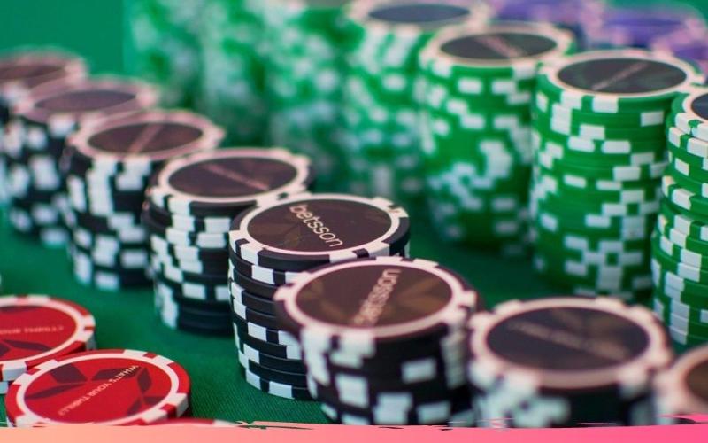 Những lý do khiến anh em nên lựa chọn chơi Poker tại V9bet?