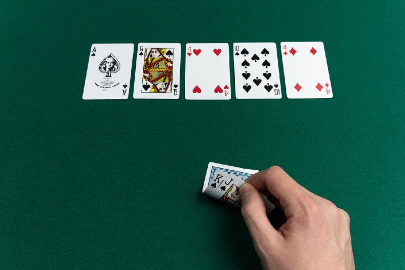 Đánh giá Ace & Eights 5 hand đầy đủ nhất