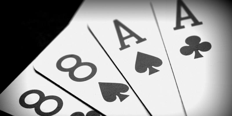 Đánh giá Aces & Eights 50 Hand